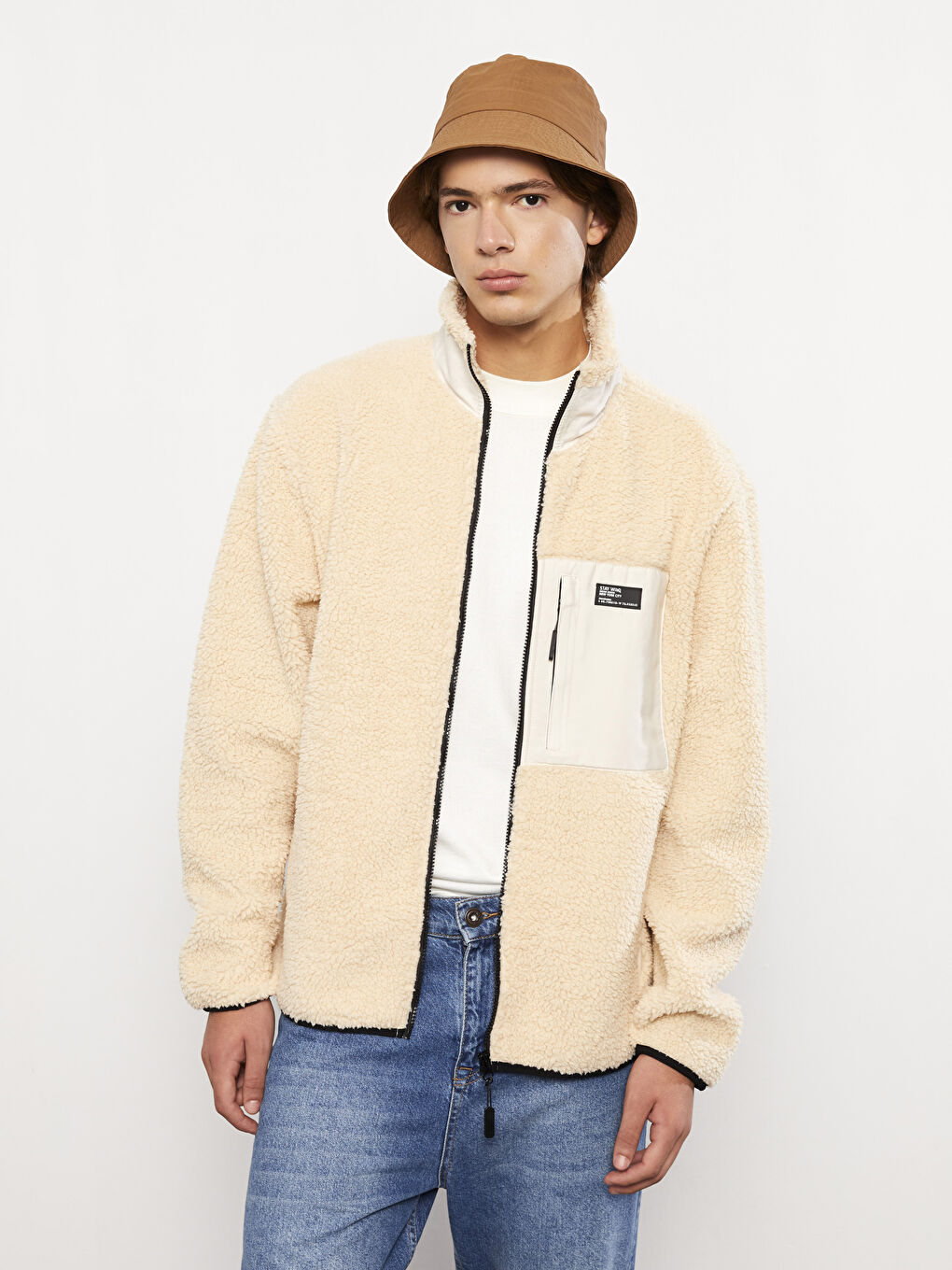 Bej Standart Kalıp Dik Yaka Pelüş Erkek Mont-1