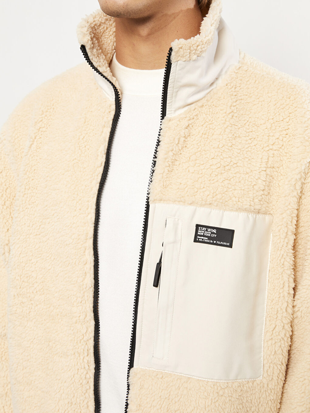 Bej Standart Kalıp Dik Yaka Pelüş Erkek Mont-3