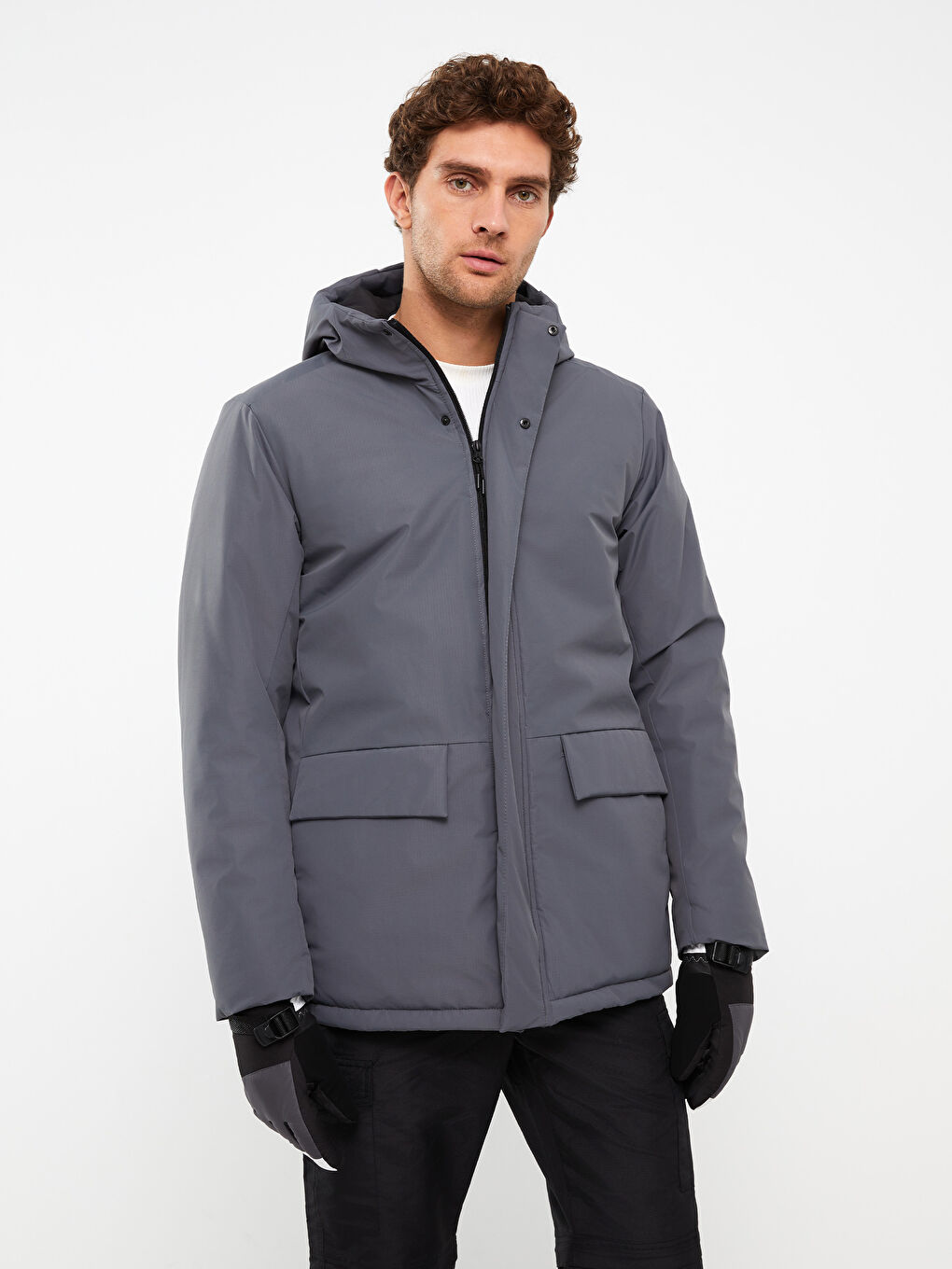 Gri Standart Kalıp Kapüşonlu Erkek Mont