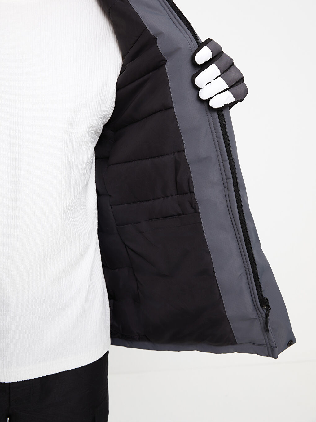 Gri Standart Kalıp Kapüşonlu Erkek Mont-1