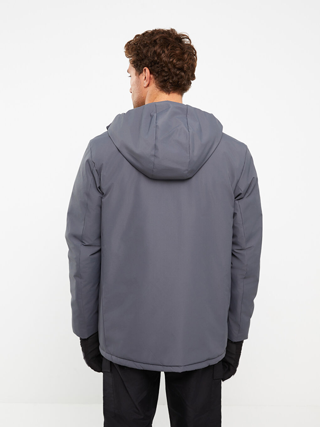 Gri Standart Kalıp Kapüşonlu Erkek Mont-3