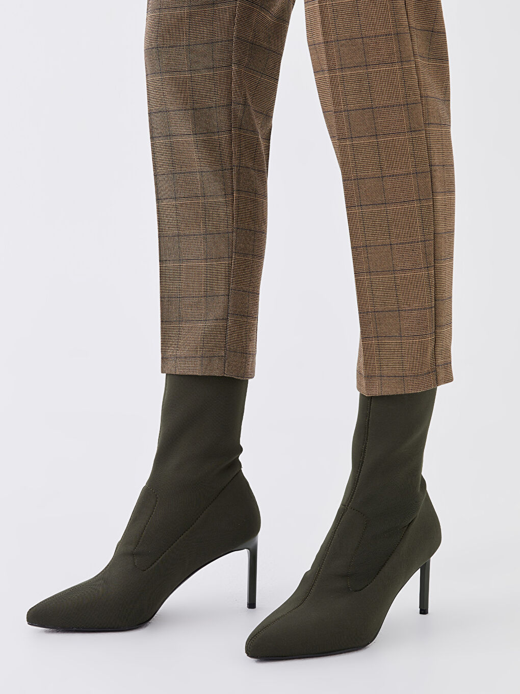 Haki Kadın Topuklu Çorap Bot