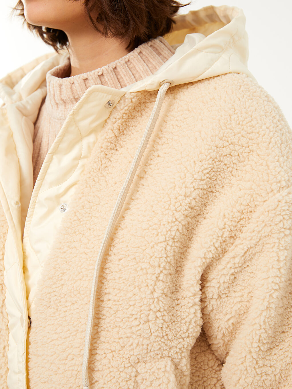 Ekru Kadın Kapüşonlu Düz Mont-3