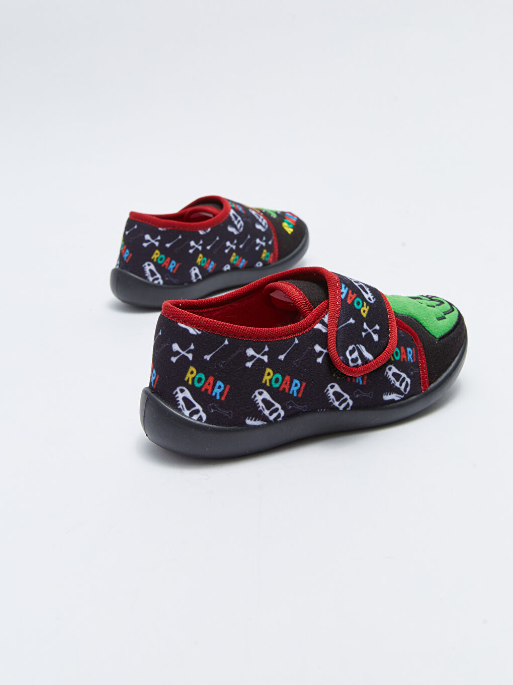 Siyah Baskılı Cırt Cırtlı Erkek Çocuk Panduf-4