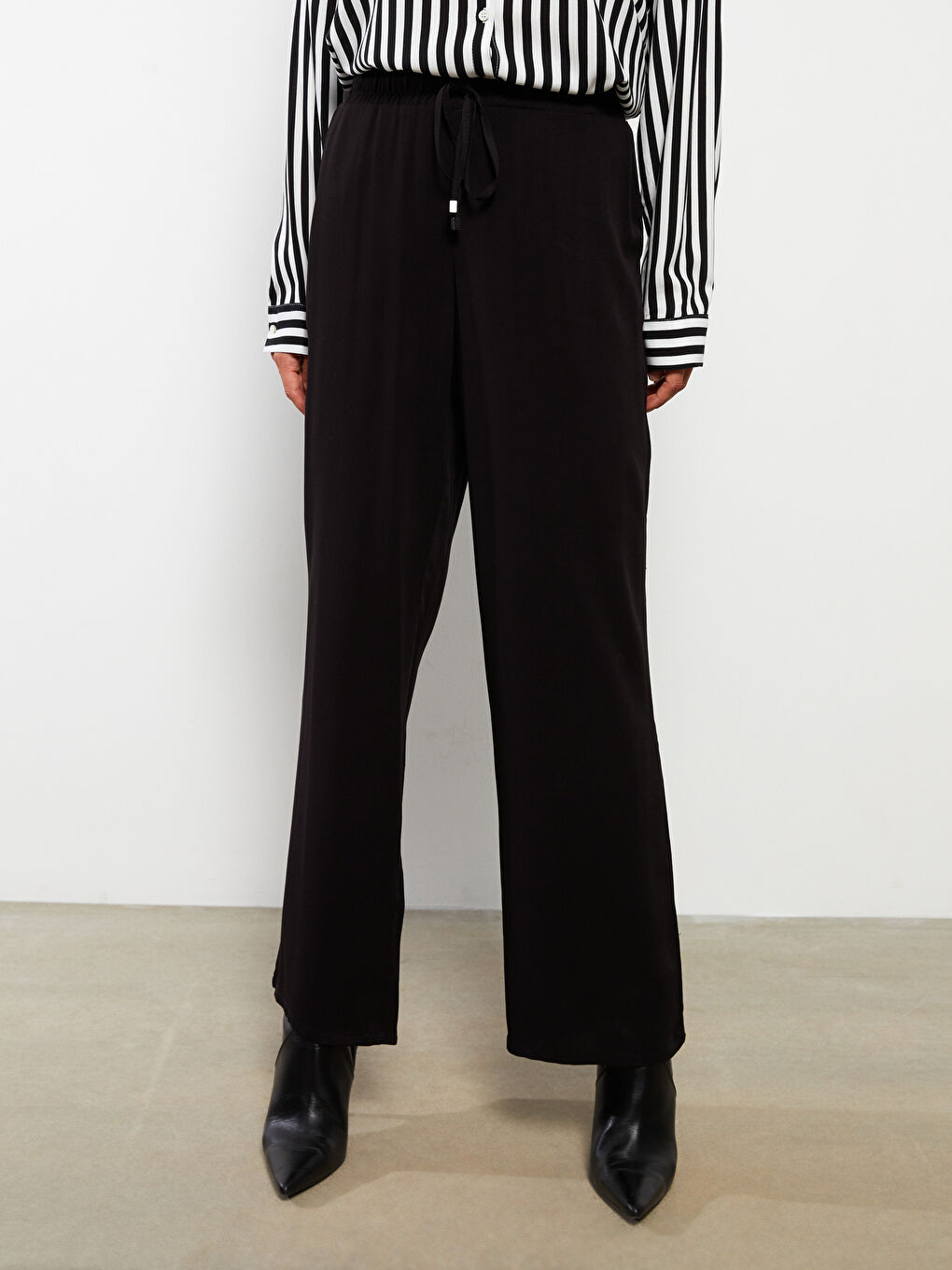 Siyah Beli Lastikli Düz Viskon Kadın Pantolon-2