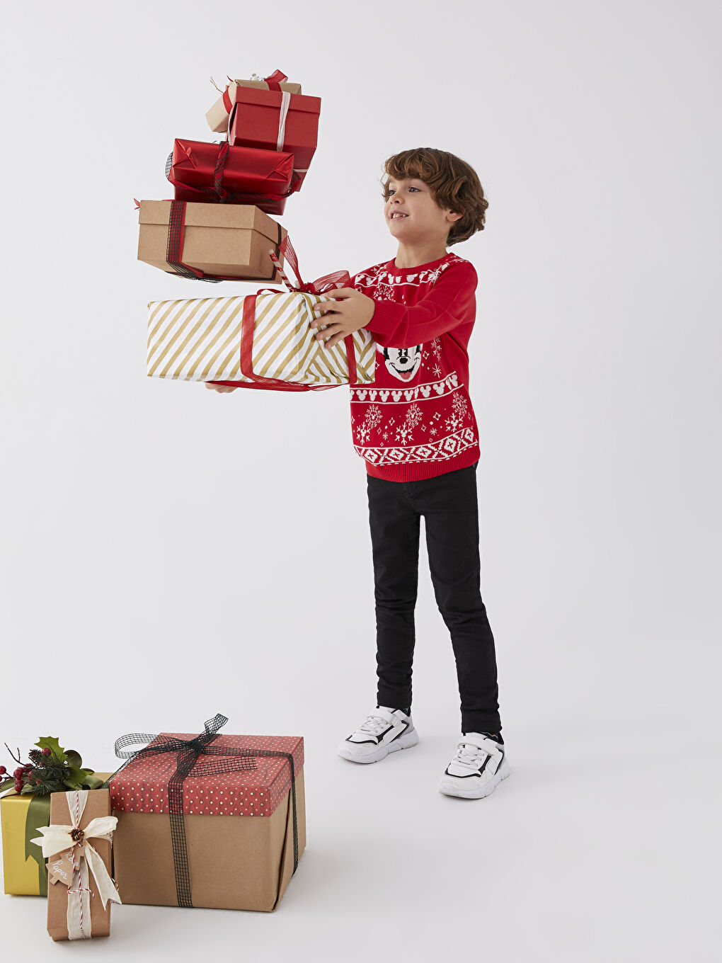 LCW Kids Crew Neck Christmas Themed Mickey Mouse Patterned Long Sleeve Boy Knitwear Sweater -W2AN06Z4-HC3