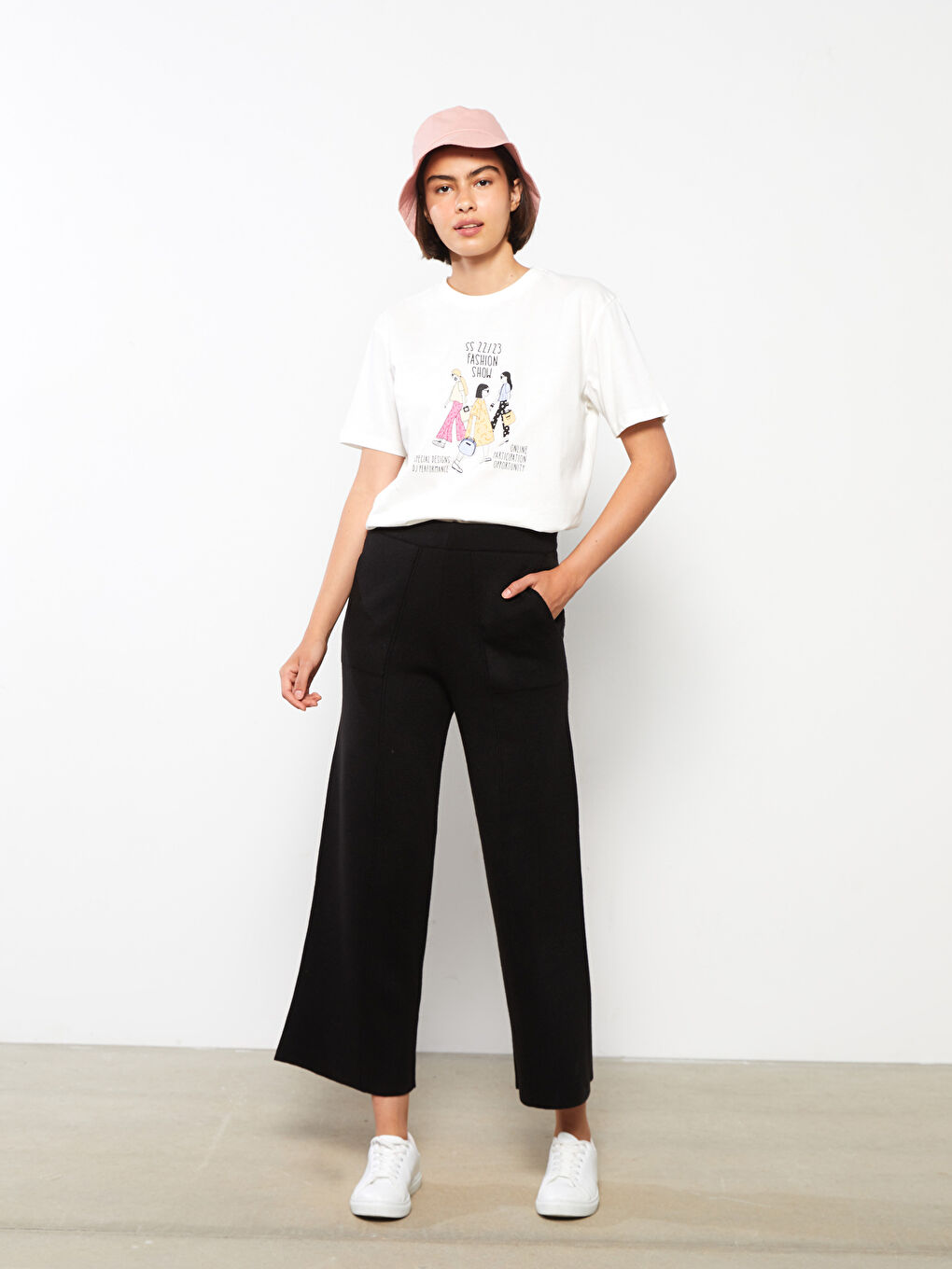 Siyah Beli Lastikli Düz Cep Detaylı Kadın Pantolon-1