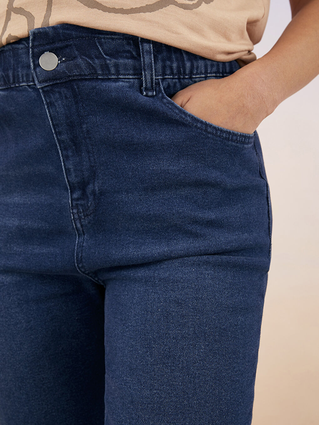 LCWAIKIKI Maternity Orta İndigo Rodeo Beli Lastikli Standart Fit Düz Cep Detaylı Hamile Jean Pantolon - 6