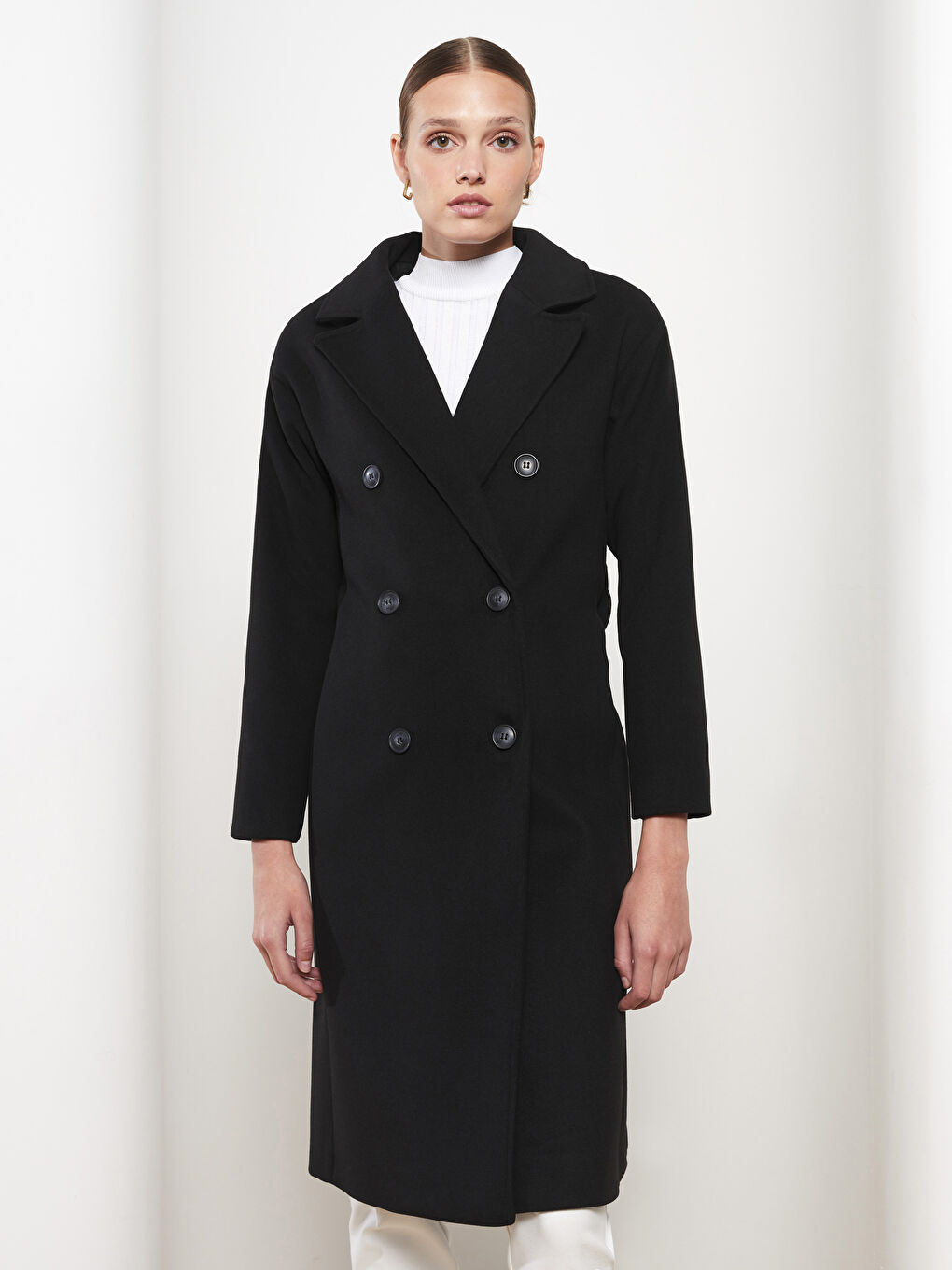 Siyah Ceket Yaka Düz Uzun Kollu Kadın Kaban-1