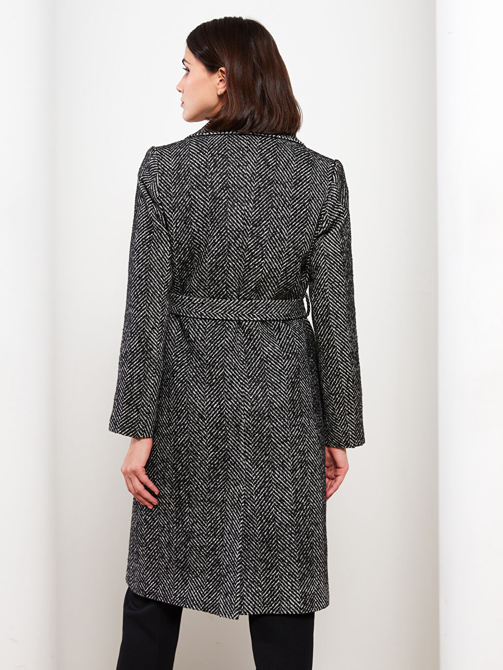 Siyah Ceket Yaka Desenli Kadın Kaşe Kaban-5