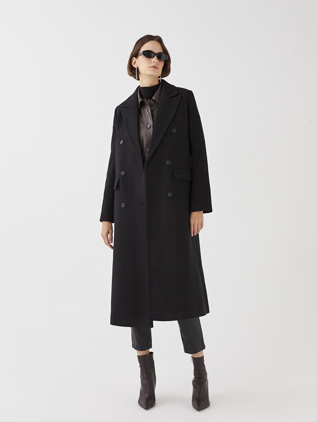 Siyah Ceket Yaka Kadın Kaşe Kaban