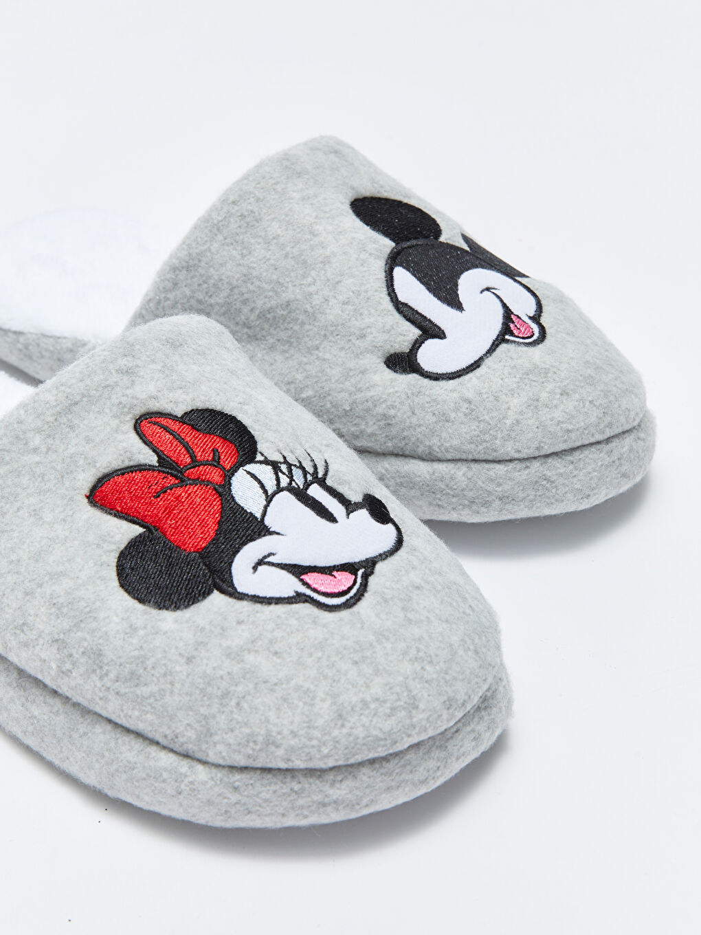 Gri Minnie Mouse Lisanslı Nakış Detaylı Kadın Ev Terliği-2
