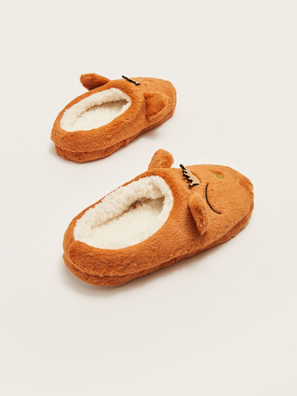 Bej 3D Aplike Detaylı Nakışlı Kadın Ev Terliği-4