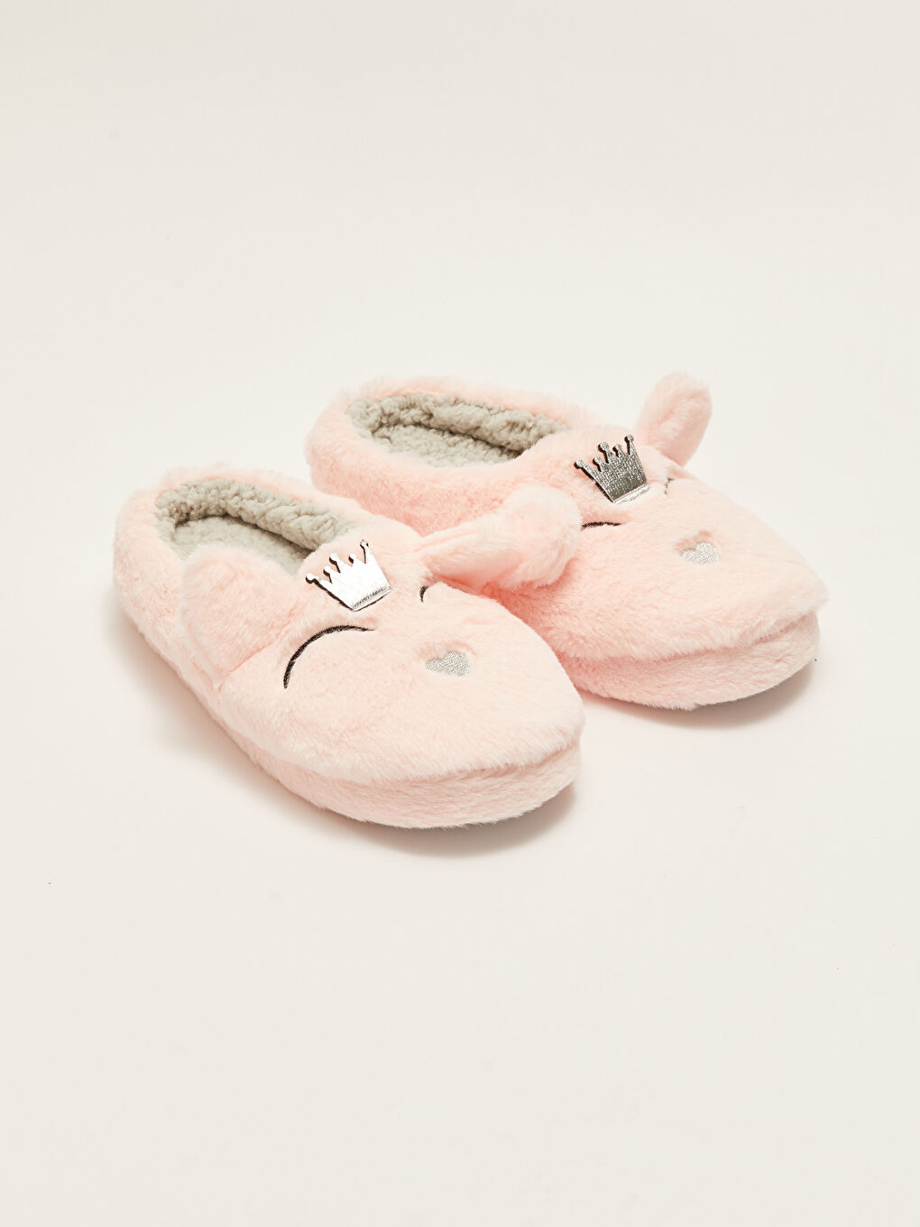 Pembe 3D Aplike Detaylı Nakışlı Kadın Ev Terliği