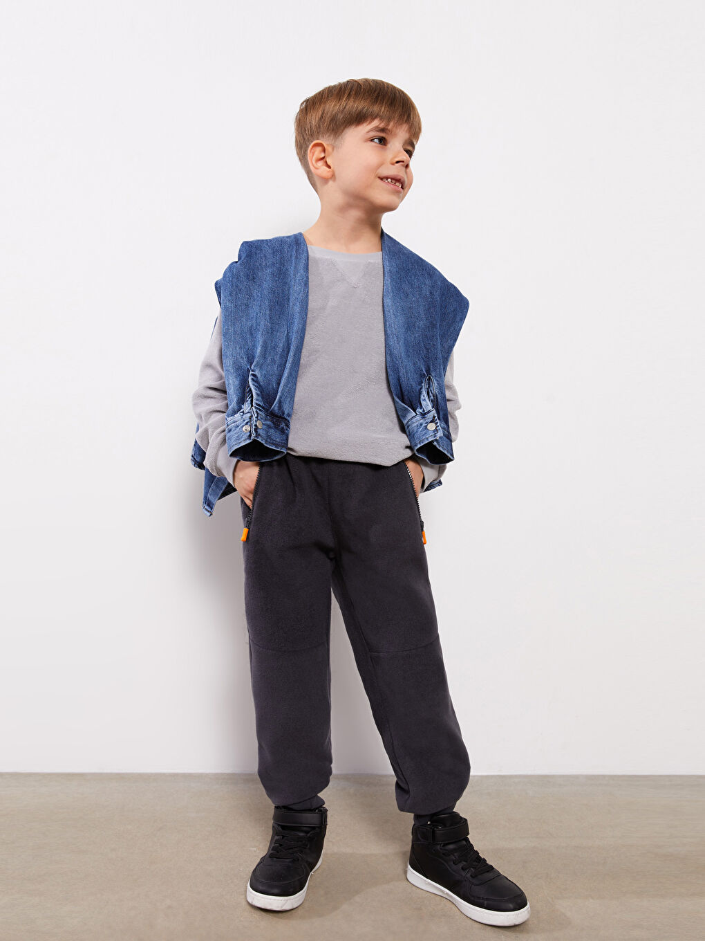 LCW Kids Antrasit Beli Lastikli Basic Polar Erkek Çocuk Jogger Eşofman Altı - 1