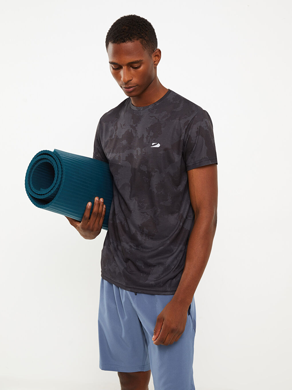 Siyah Bisiklet Yaka Kısa Kollu Desenli Erkek Spor Tişört-1