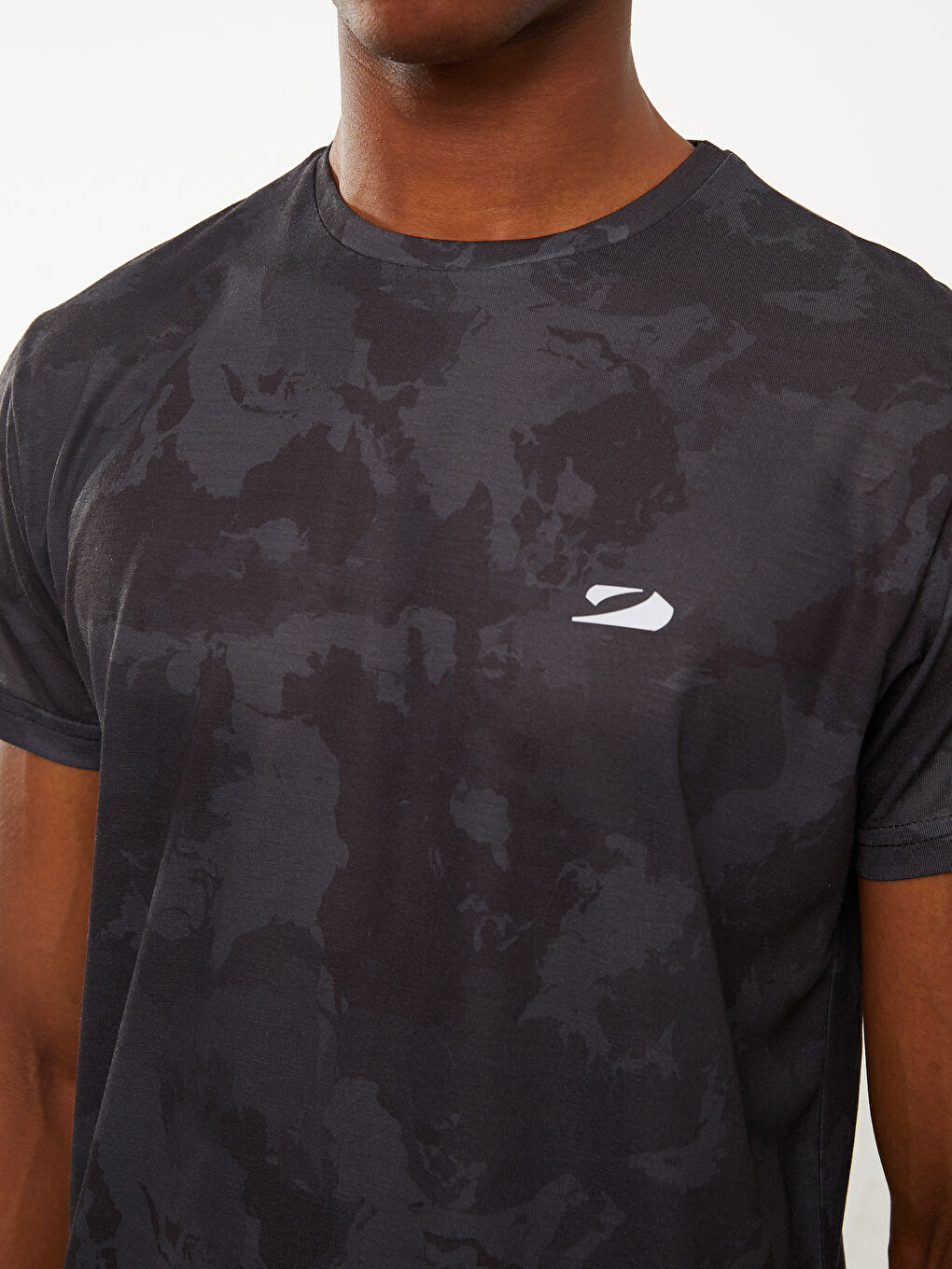 Siyah Bisiklet Yaka Kısa Kollu Desenli Erkek Spor Tişört-3