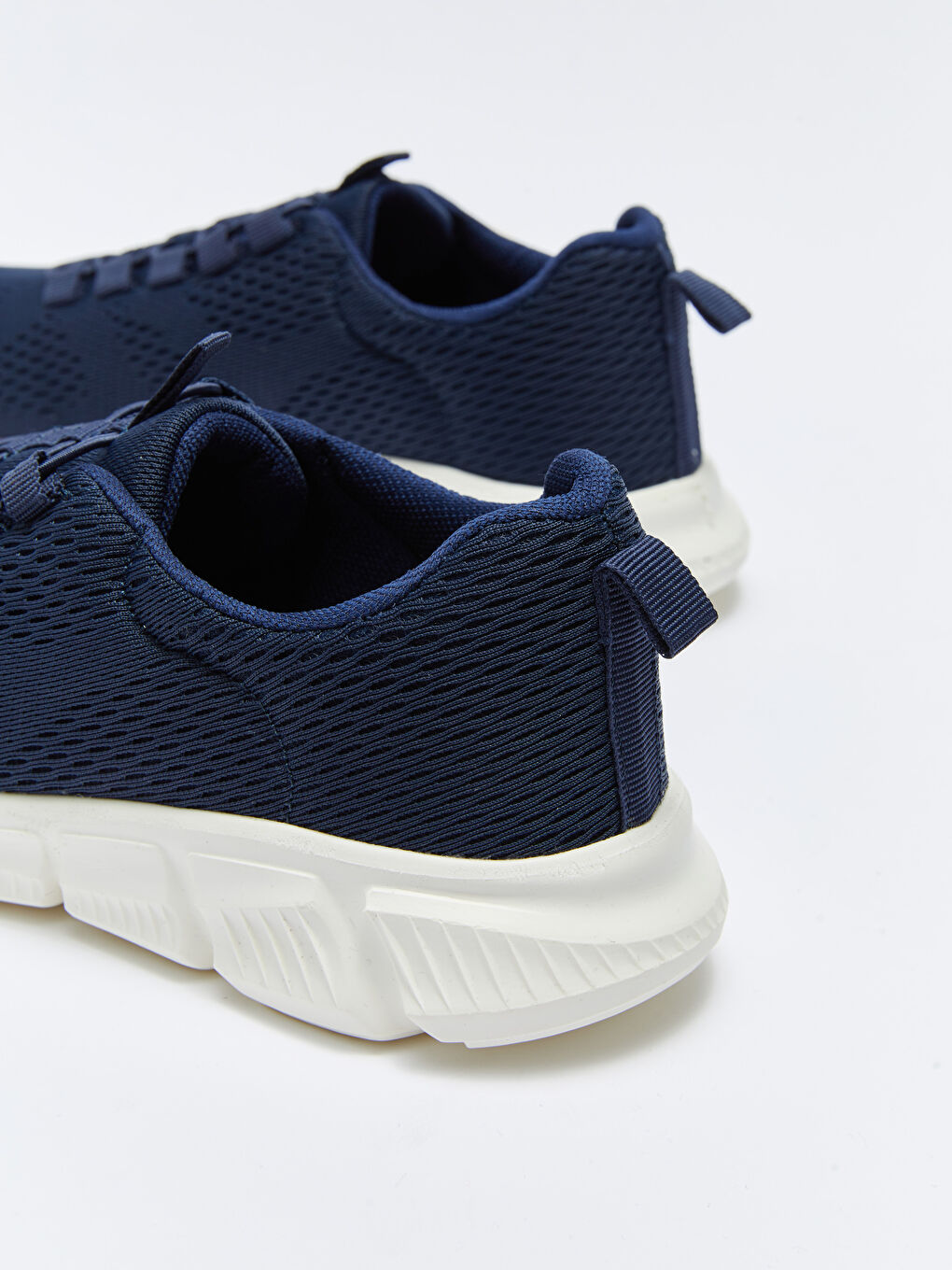 Детализированные Мужские Кроссовки на Шнуровке-4