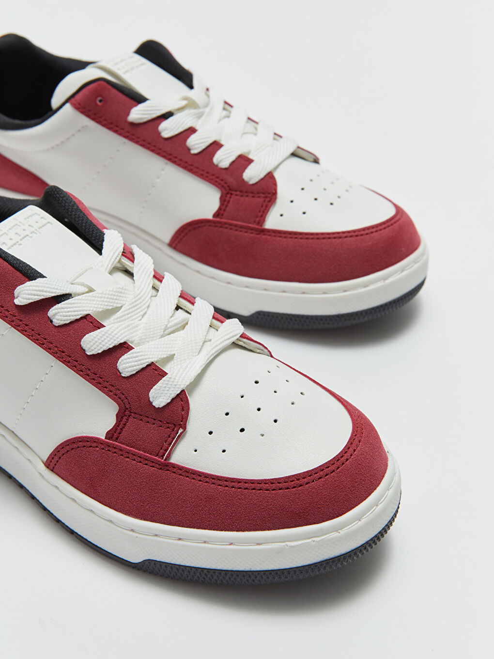 Kırmızı Bağcıklı Erkek Spor Ayakkabı-2