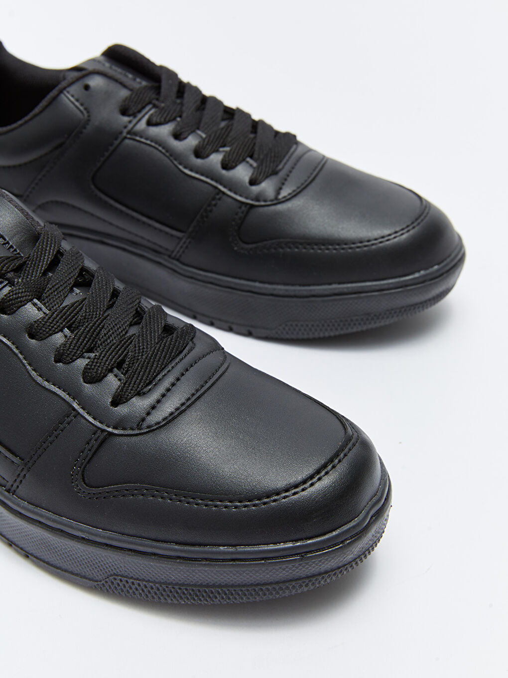 Siyah Deri Görünümlü Bağcıklı Erkek Spor Ayakkabı-2