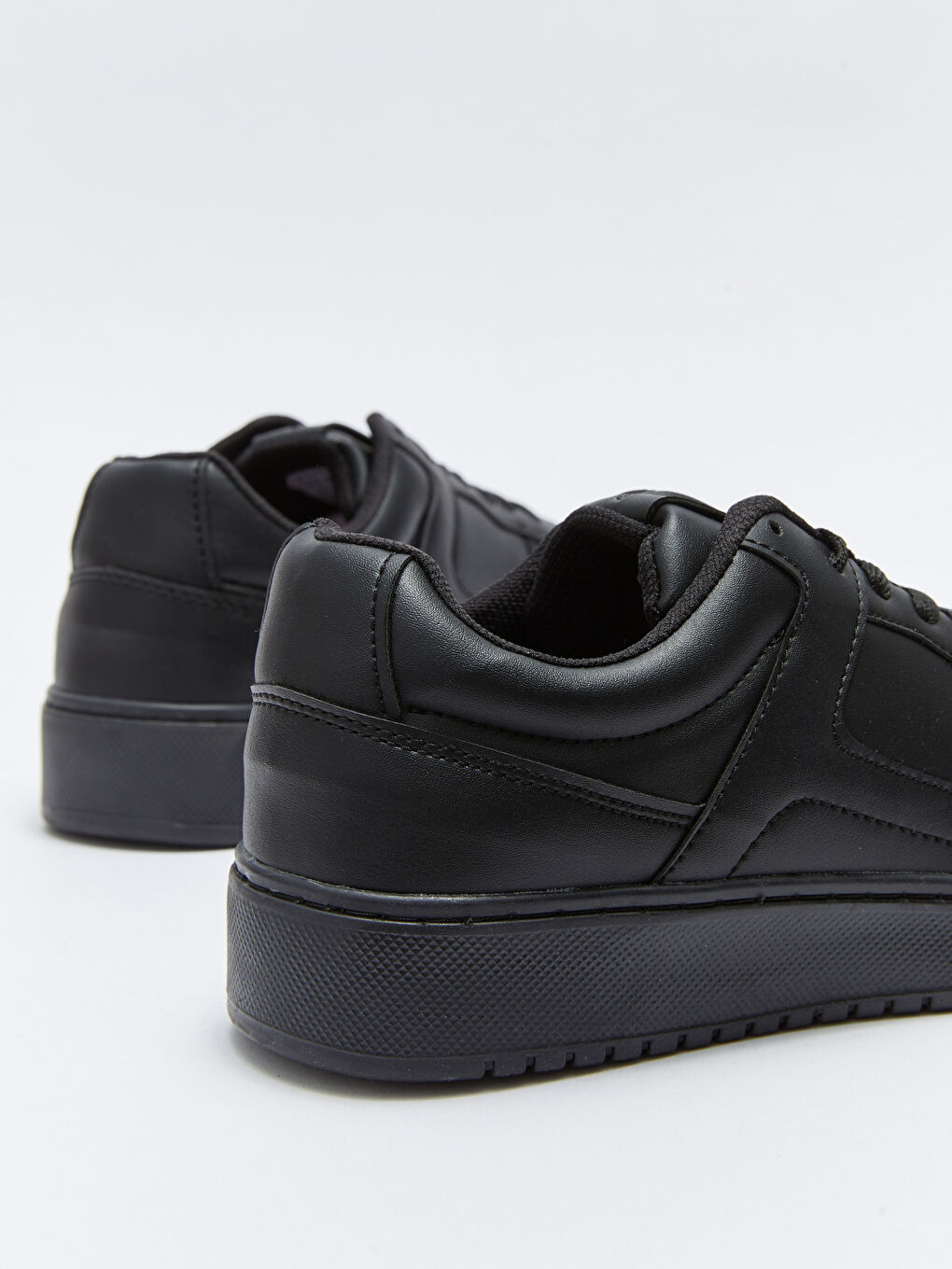 Siyah Deri Görünümlü Bağcıklı Erkek Spor Ayakkabı-4