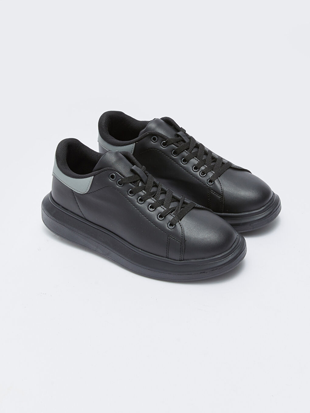 Siyah Bağcıklı Erkek Spor Ayakkabı