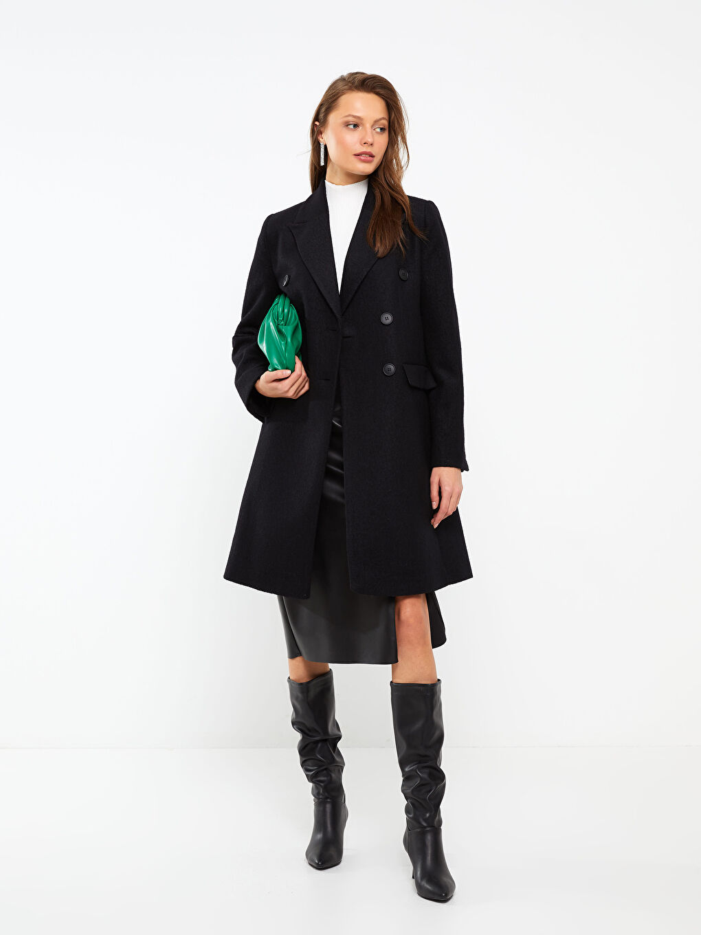 Siyah Ceket Yaka Kadın Kaşe Kaban-1