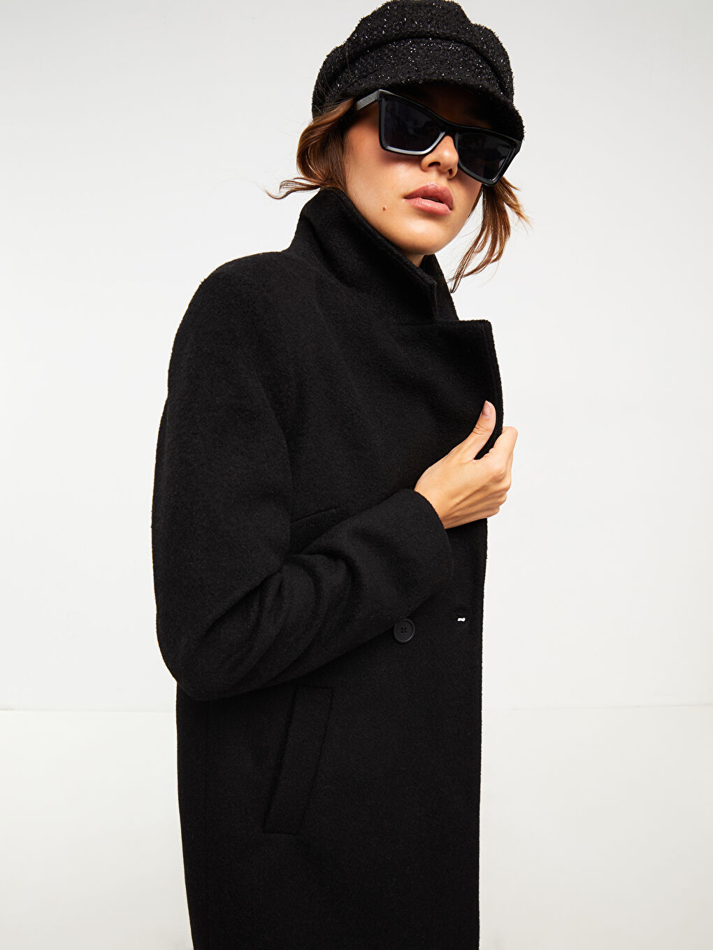 Siyah Ceket Yaka Kadın Kaşe Kaban-4