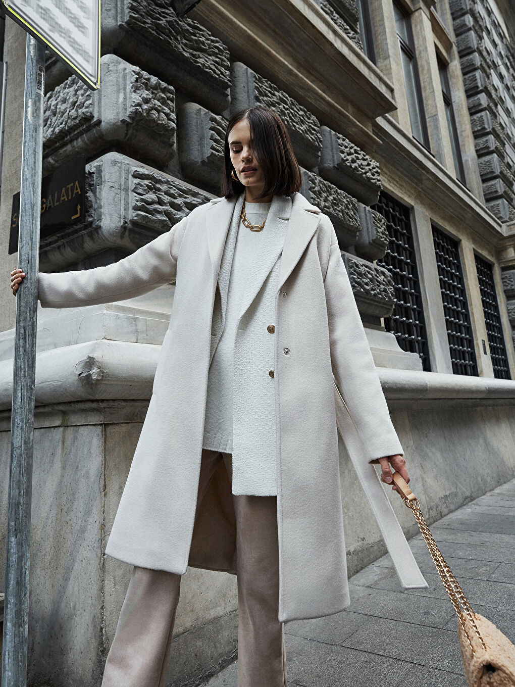 Ekru Ceket Yaka Kadın Kaşe Kaban