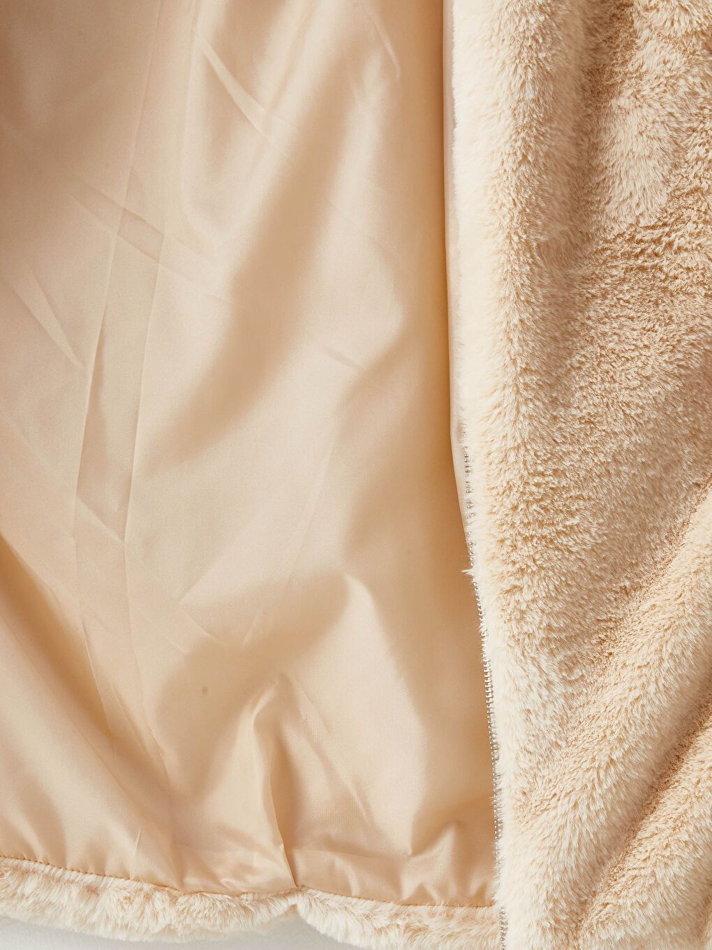 Ekru Kapüşonlu Düz Uzun Kollu Kürklü Kadın Kaban-9