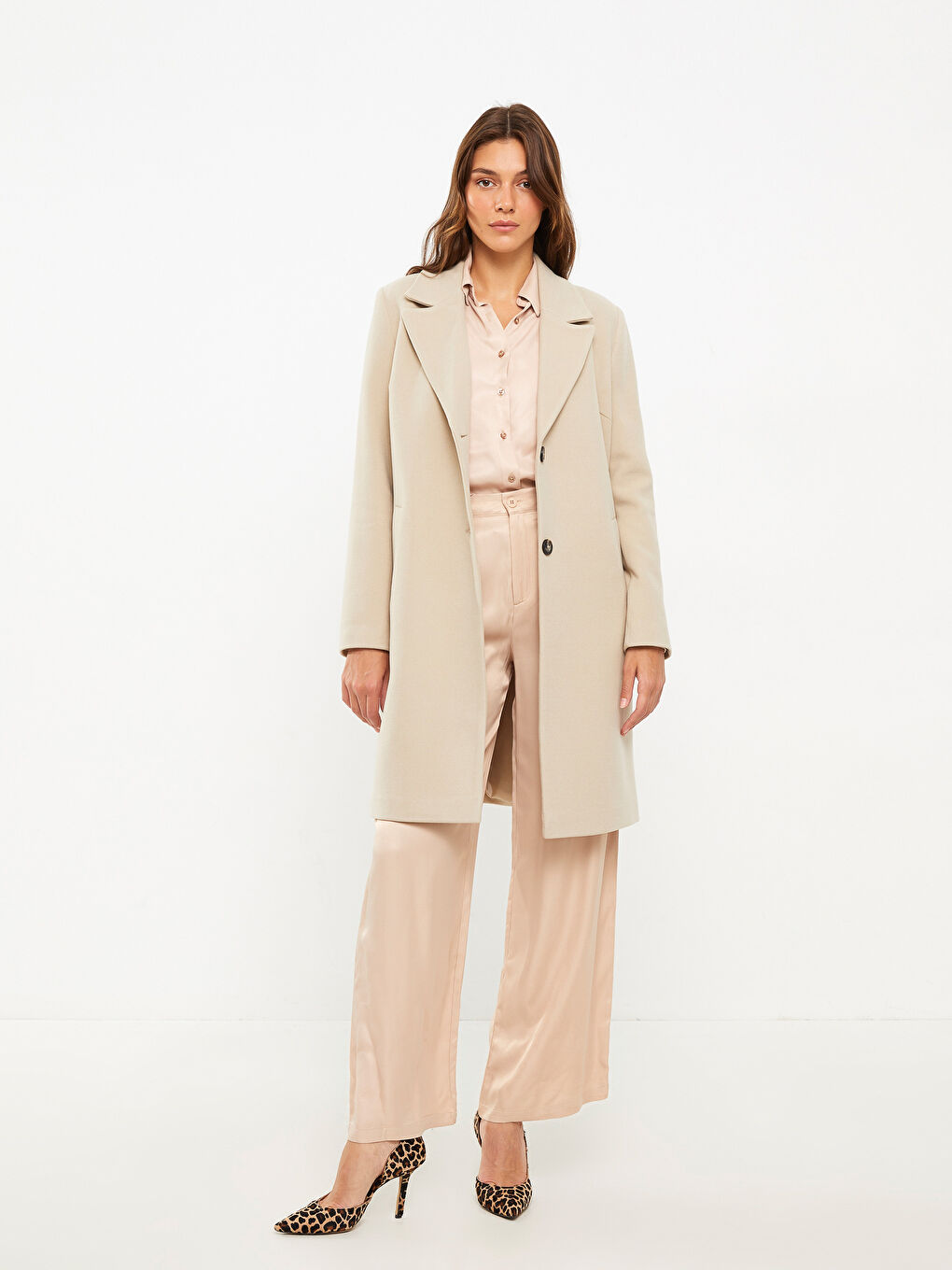 Bej Ceket Yaka Kadın Kaşe Kaban