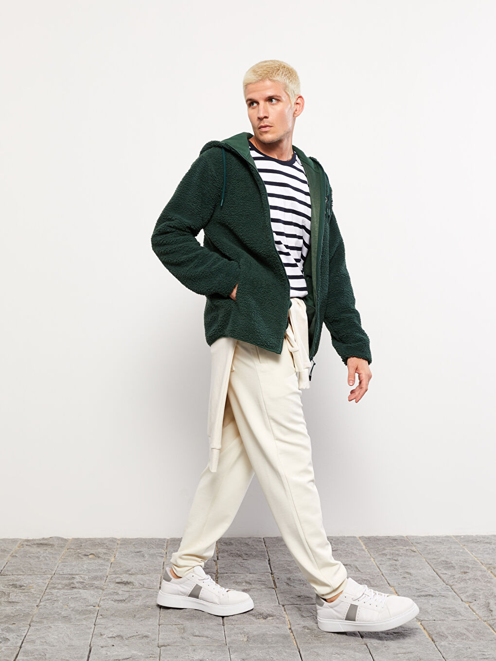 Yeşil Kapüşonlu Uzun Kollu Baskılı Pelüş Erkek Spor Hırka-2