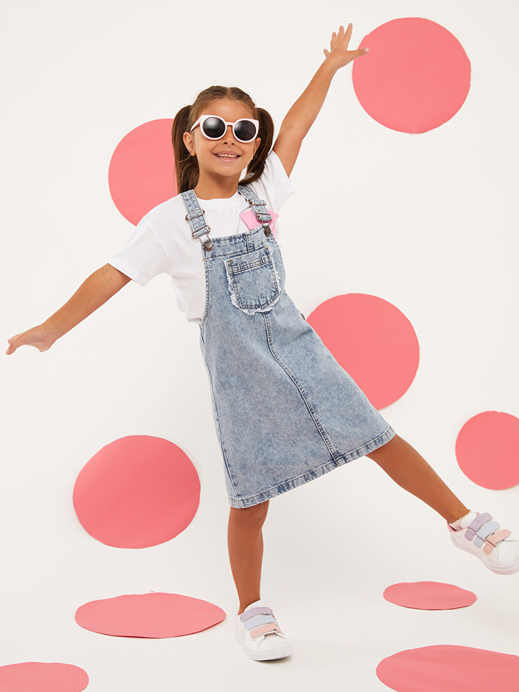 LC Waikiki Square Neck Basic Strappy Girl Jean Bib and Brace Dress -W2AQ35Z4-SHK