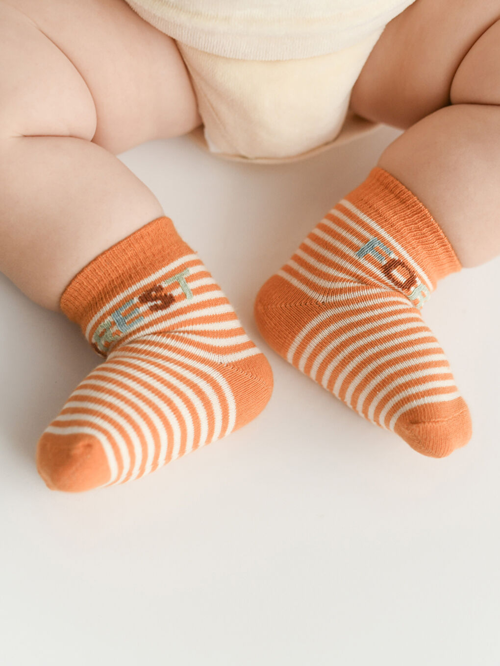LCW baby Шарени бебешки чорапи за момчета до глезена, 5 броя в опаковка -W2AQ81Z1-CRB
