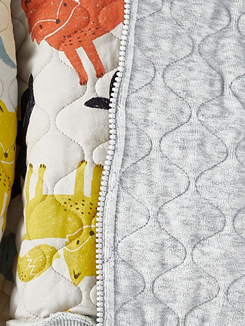 Beyaz Kapüşonlu Uzun Kollu Erkek Bebek Fermuarlı Sweatshirt-1