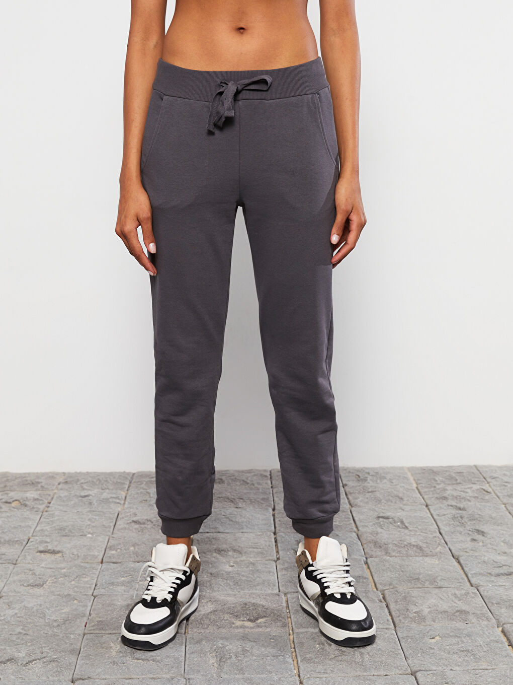 Women's Elasticated Waist Plain Jogger Sweatpants-2