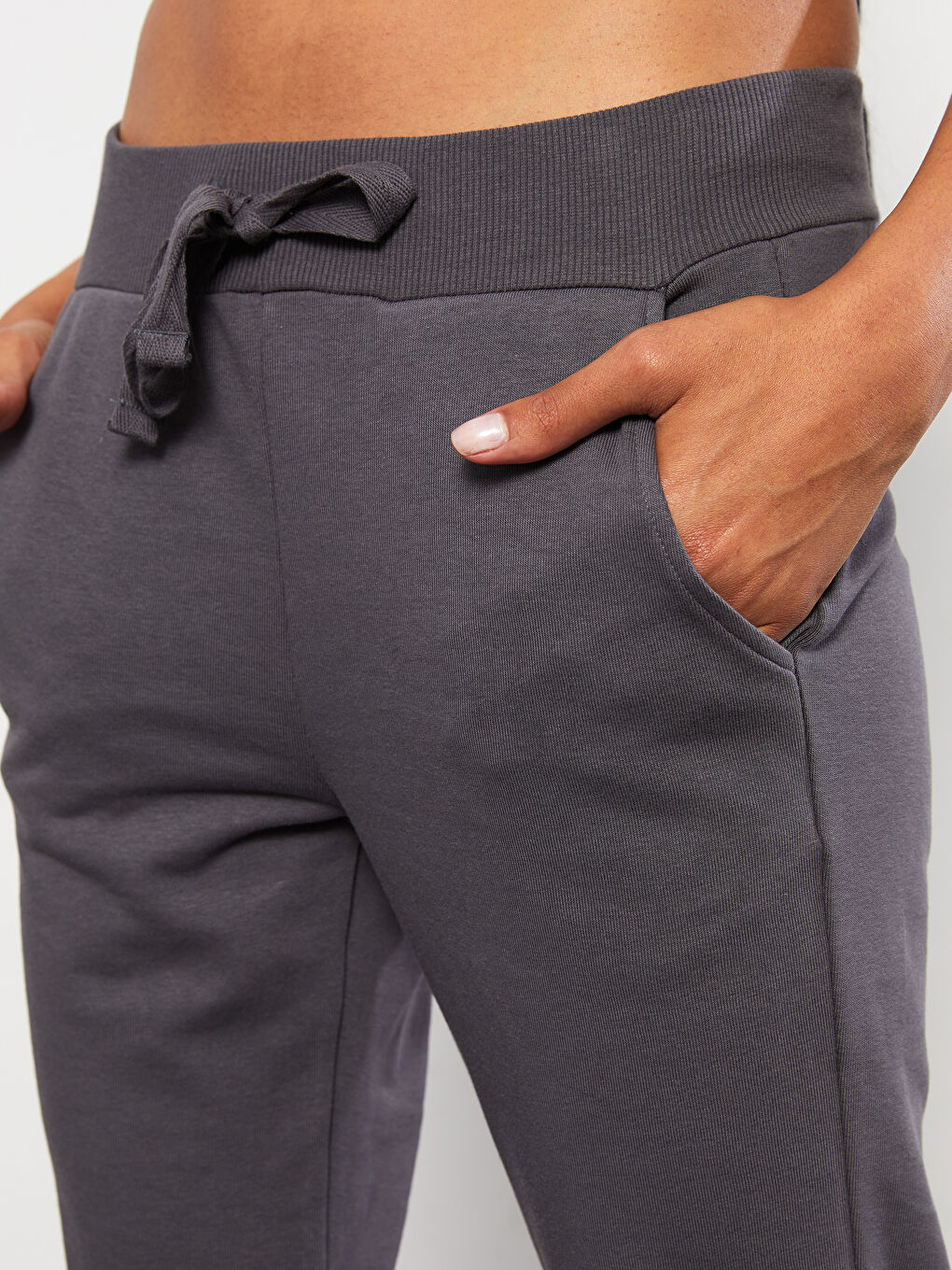 Women's Elasticated Waist Plain Jogger Sweatpants-3