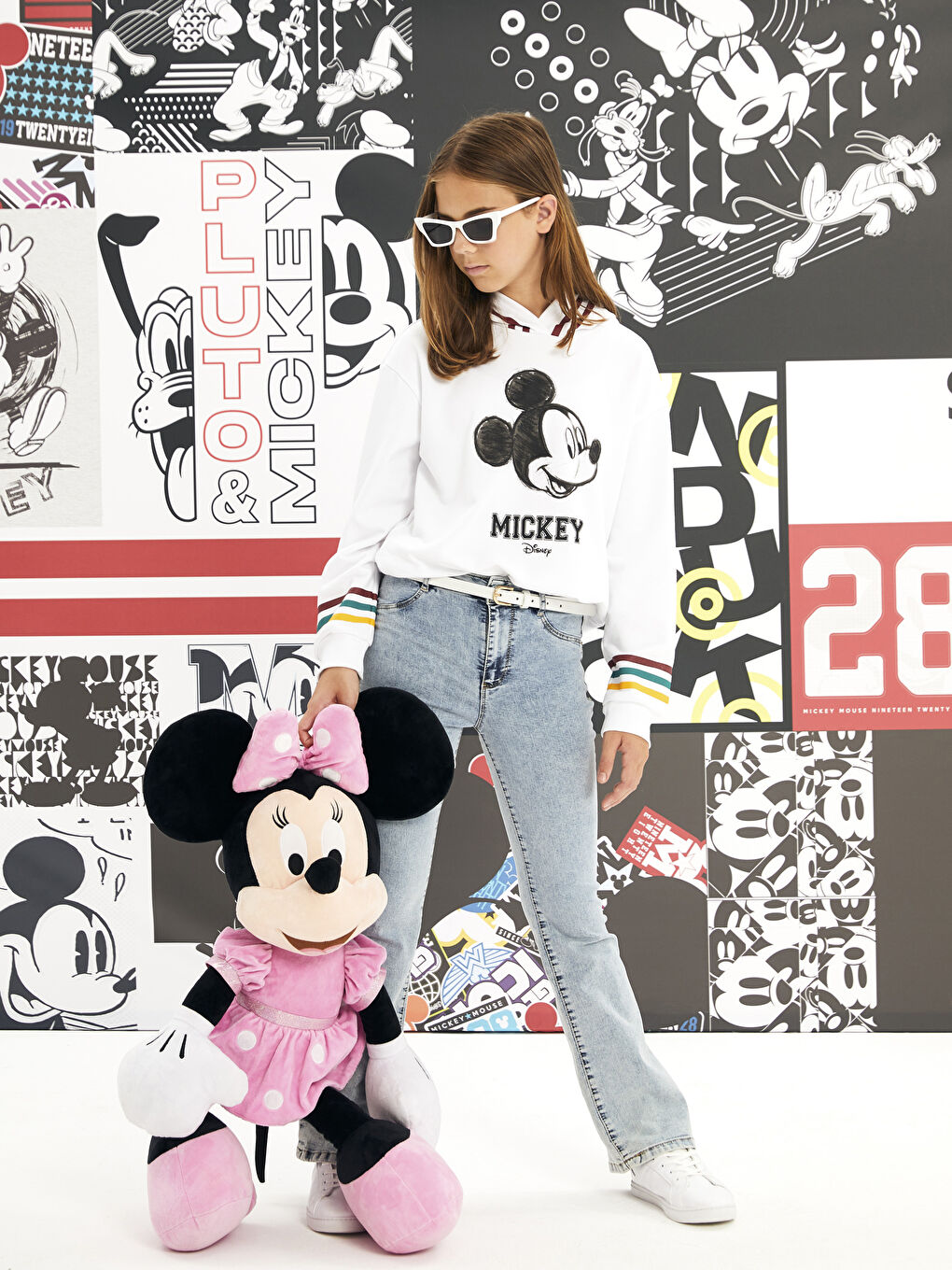 Beyaz Kapüşonlu Mickey Mouse Baskılı Uzun Kollu Kız Çocuk Sweatshirt-2
