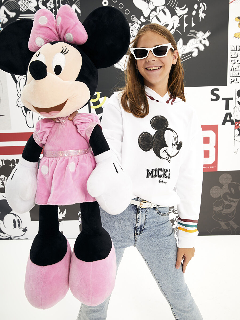 Beyaz Kapüşonlu Mickey Mouse Baskılı Uzun Kollu Kız Çocuk Sweatshirt-3