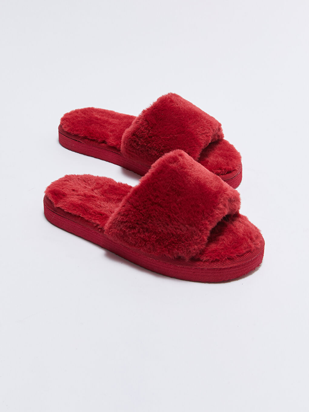 Bordo Tek Bantlı Pelüş Kadın Ev Terliği-1