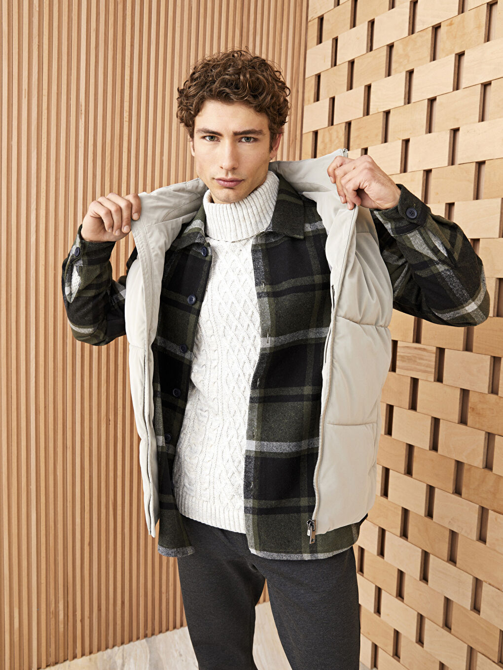 Gri Standart Kalıp Dik Yaka Erkek Yelek-1