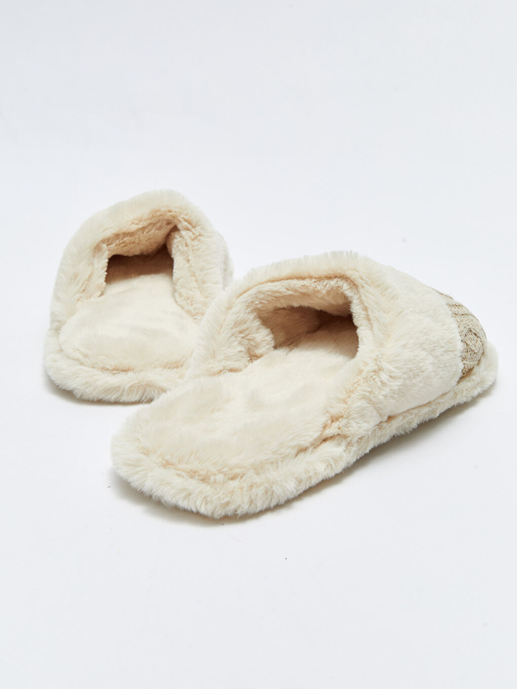 Bej Nakış Detaylı Kadın Ev Terliği-4