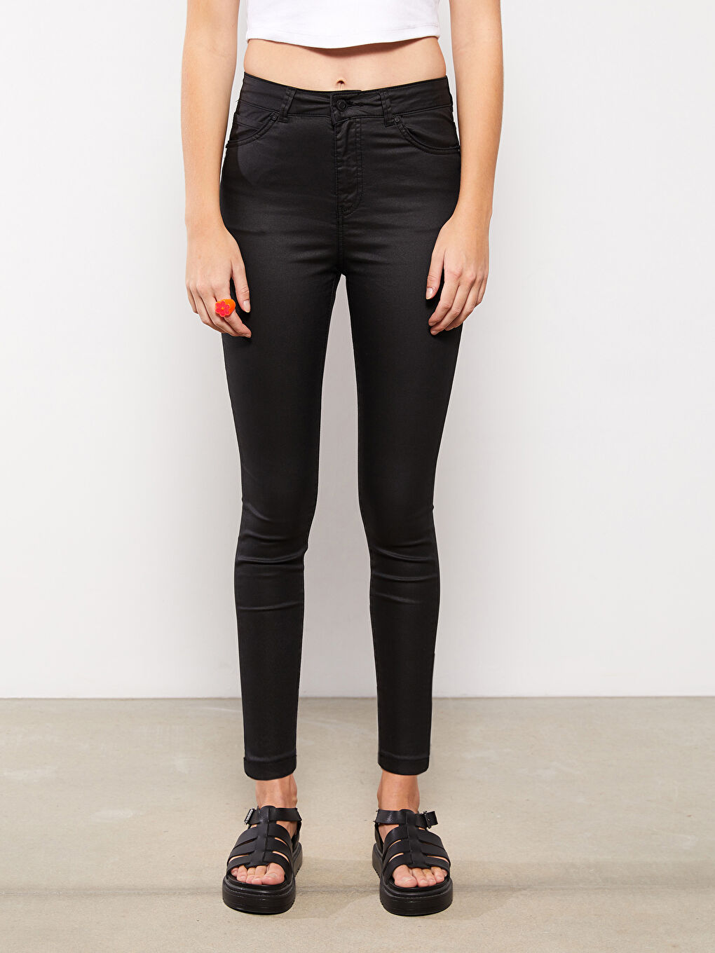 Women's Slim Fit Straight Pocket Detailed Trousers-3