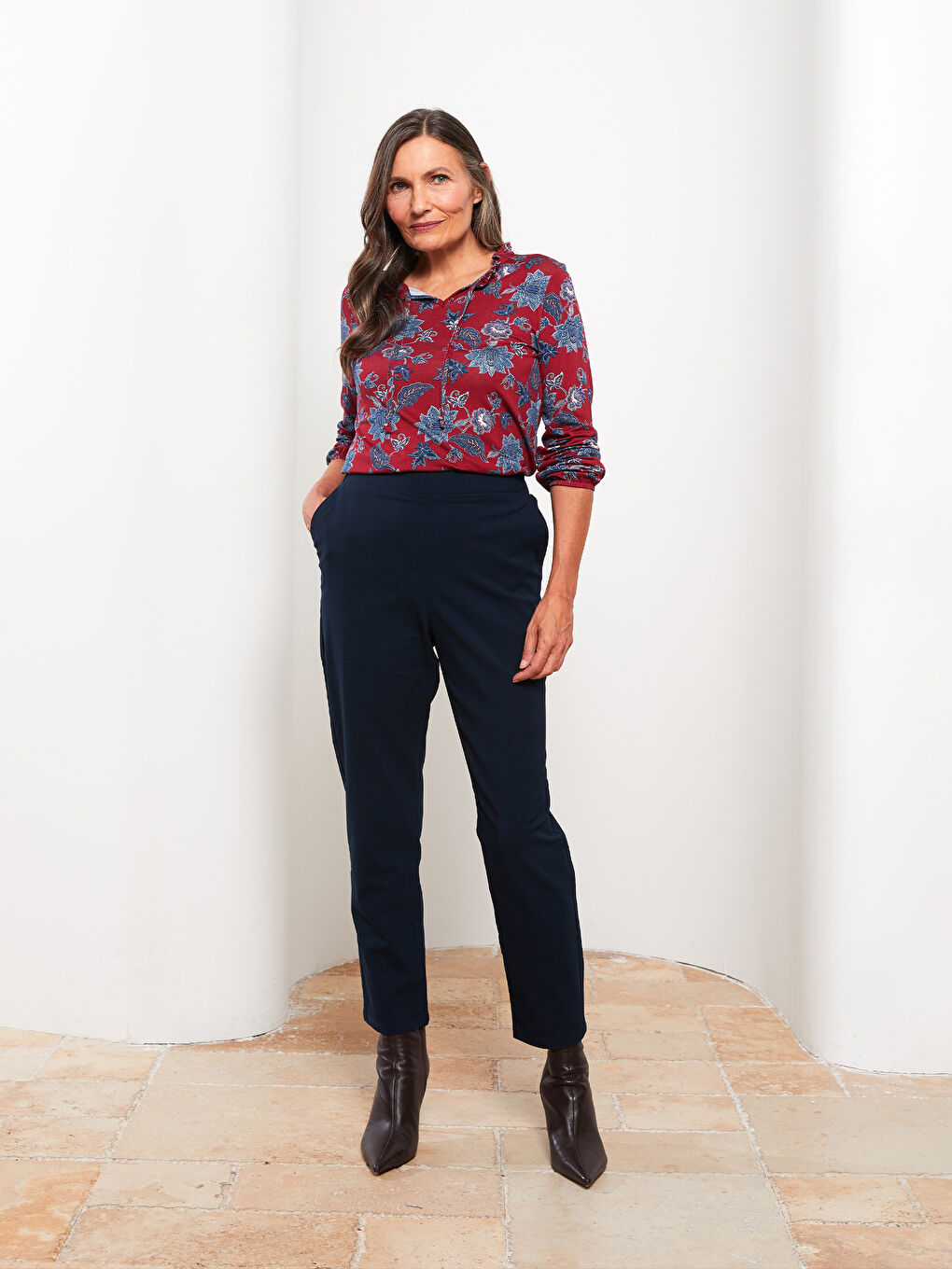 Kırmızı Bağlamalı Yaka Desenli Uzun Kollu Kadın Bluz-2