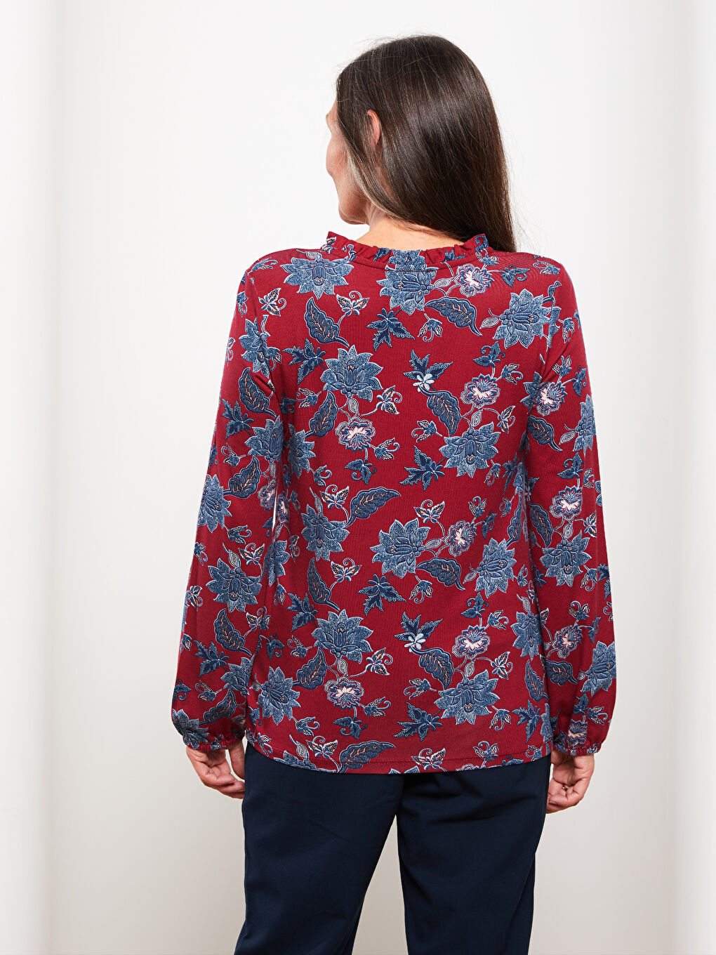 Kırmızı Bağlamalı Yaka Desenli Uzun Kollu Kadın Bluz-4