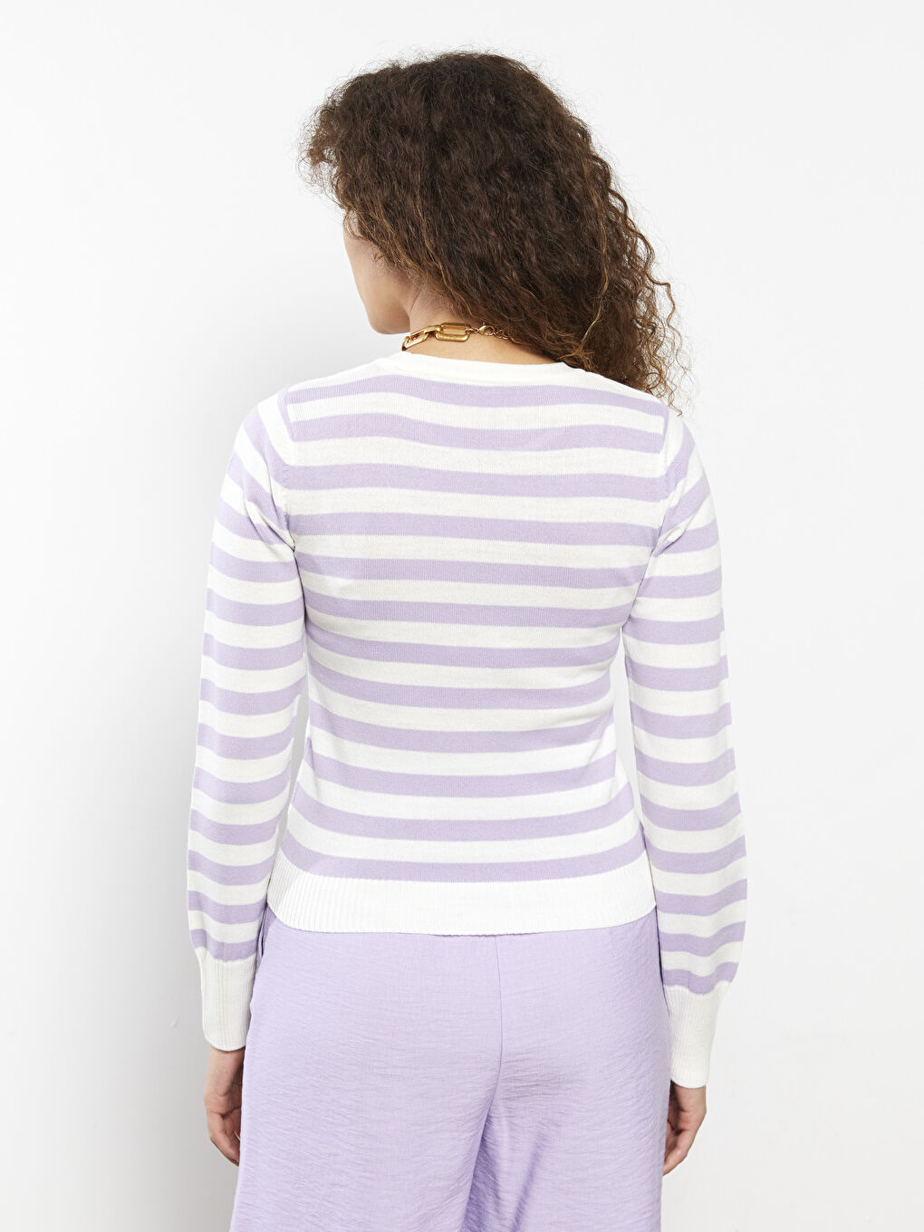 كنزة نسائية تريكو مخططة بأكمام طويلة وقبة دائرية-4