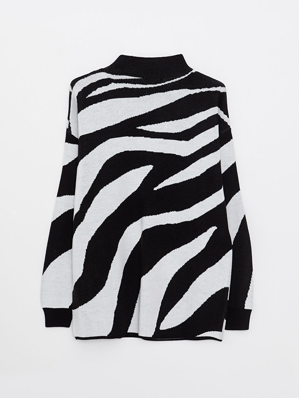 Siyah Dik Yaka Desenli Kadın Triko Kazak-6