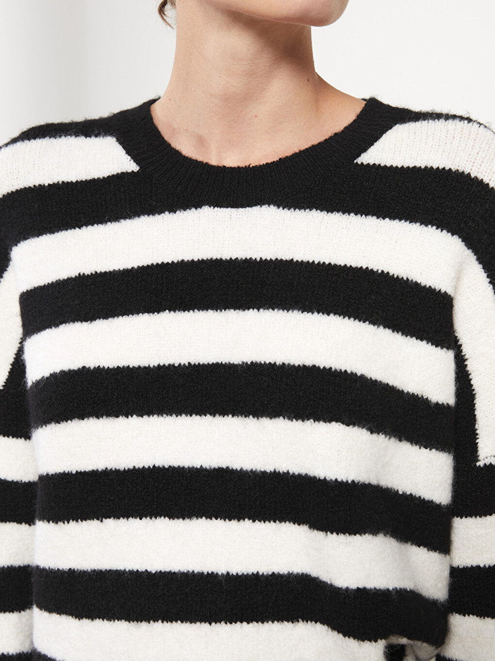 Crew Neck Striped Long Sleeve Women's Knitwear Sweater-4