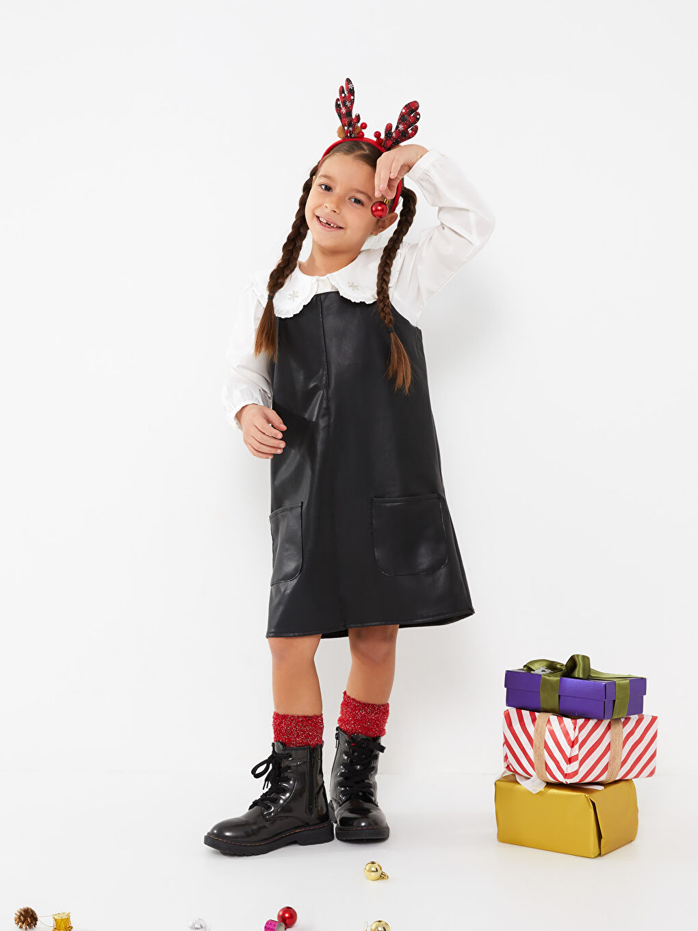 Siyah Kare Yaka Basic Askılı Deri Görünümlü Kız Çocuk Salopet Elbise