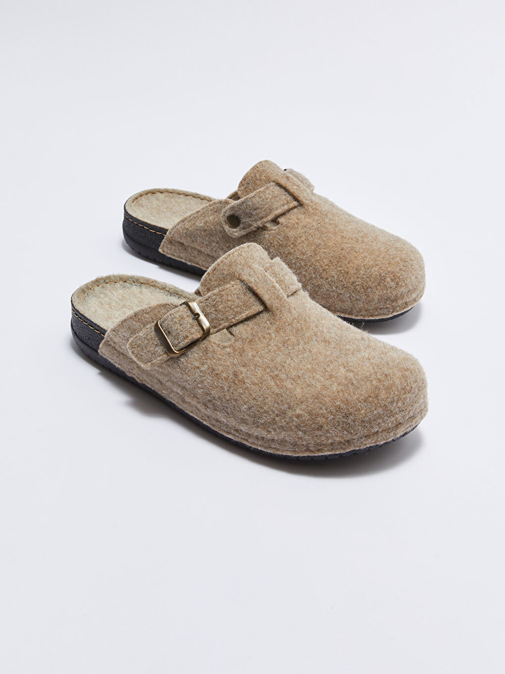 Bej Önü Kapalı Erkek Ev Terliği-1